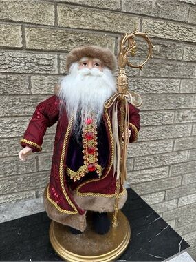 GORGEOUS VINTAGE ELABORATELY DRESSED SANTA